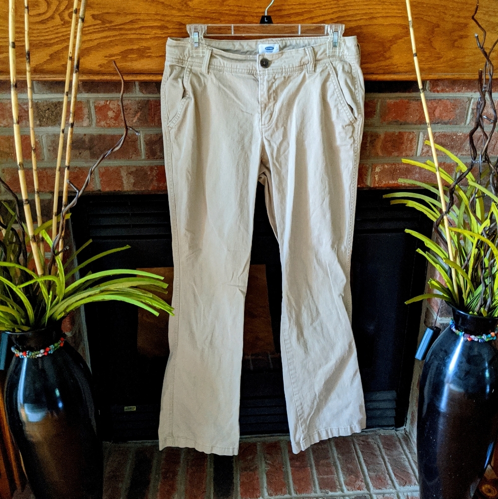 Old Navy bootcut khaki pants size 6